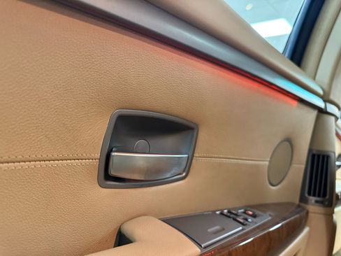 Used 2007 BMW 750Li image 28