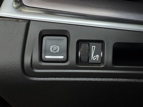 Used 2017 Cadillac XT5 Premium Luxury AWD/4WD image 20
