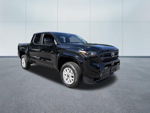 Used 2024 Toyota Tacoma SR5 AWD/4WD image 4