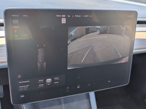 Used 2021 Tesla Model 3 Standard Range Plus RWD image 6