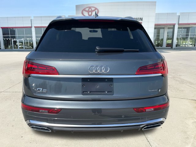 Used 2023 Audi Q5 2.0T Premium w/ Convenience Package AWD/4WD image 4