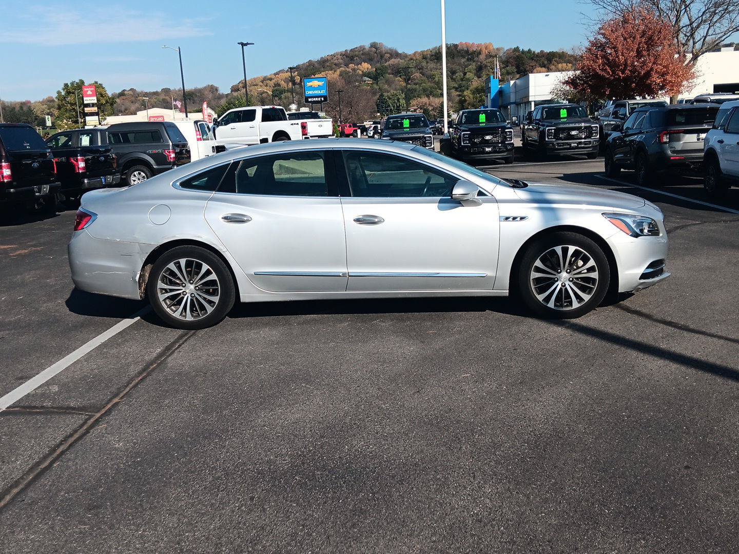 Used 2017 Buick LaCrosse Essence w/ Sun and Shade Package FWD image 3