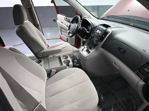 Used 2008 Hyundai Entourage GLS FWD image 40