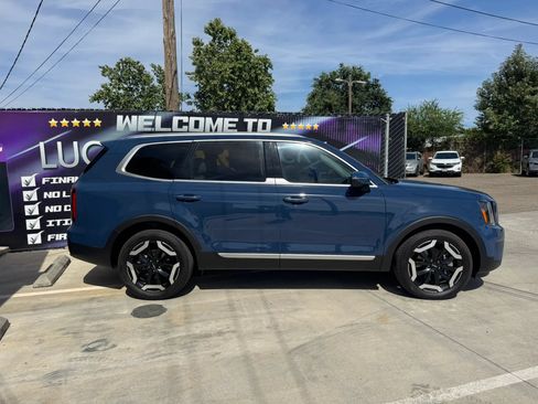 Used 2023 Kia Telluride S w/ S Sunroof Package AWD/4WD image 2