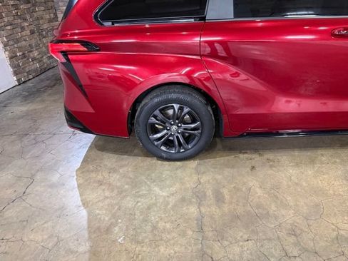 Used 2025 Toyota Sienna XSE w/ XSE Plus Package AWD/4WD image 6