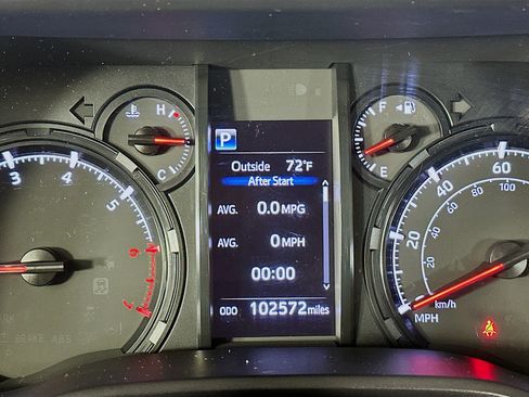 Used 2021 Toyota 4Runner SR5 Premium w/ Moonroof Package AWD/4WD image 18