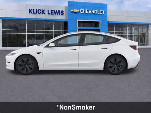 Used 2023 Tesla Model 3 Standard Range RWD image 4