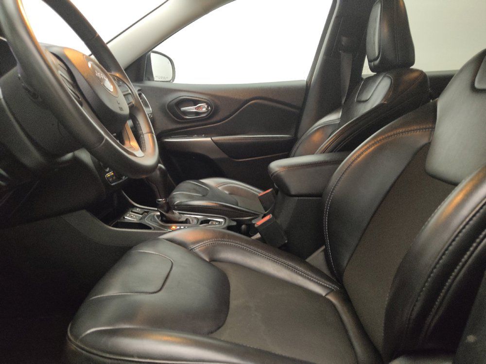 Used 2020 Jeep Cherokee Latitude Plus FWD image 17