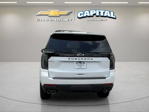 Used 2025 Chevrolet Suburban Z71 w/ Comfort Package AWD/4WD image 4