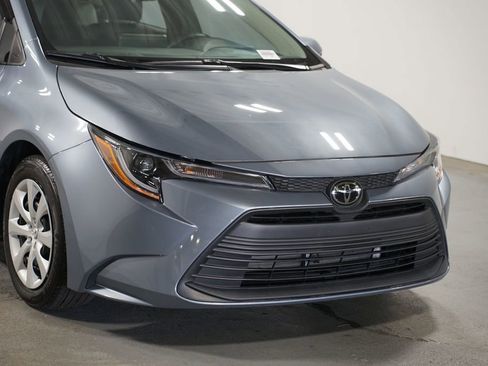 Certified 2025 Toyota Corolla LE FWD image 4
