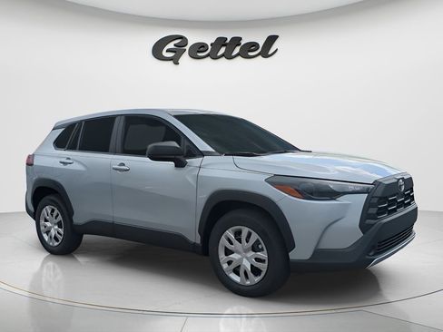 Used 2026 Toyota Corolla Cross L image 2