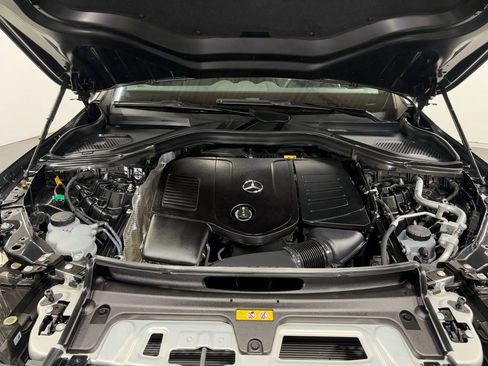 Certified 2025 Mercedes-Benz GLC 350e GLC 350e w/ AMG Line image 38