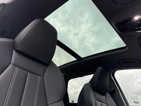 New 2025 Audi Q6 e-tron Premium Plus image 14