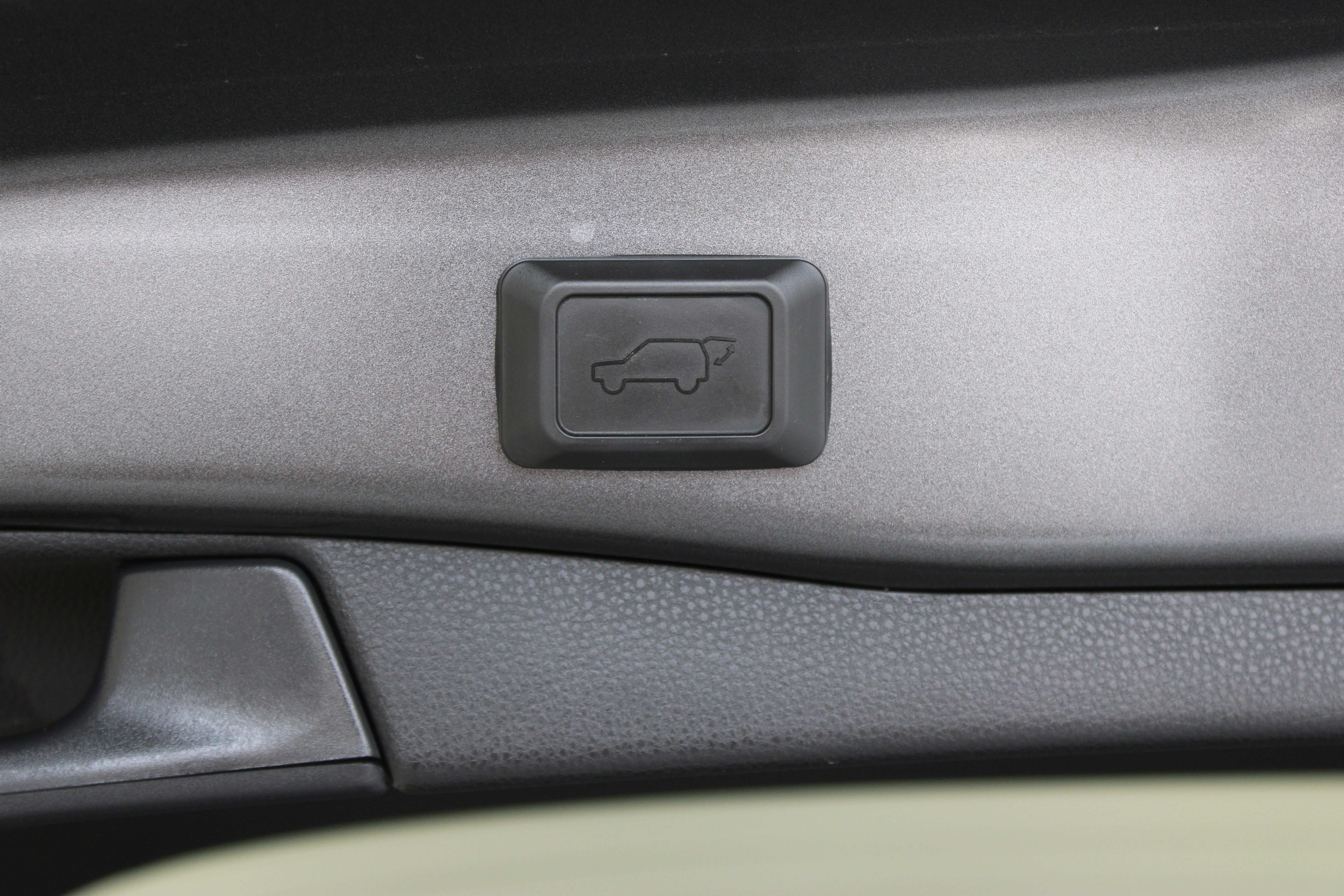 Certified 2025 Toyota RAV4 XLE Premium FWD image 31