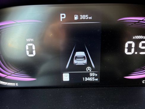 Used 2025 Kia Soul LX w/ LX Technology Package FWD image 33