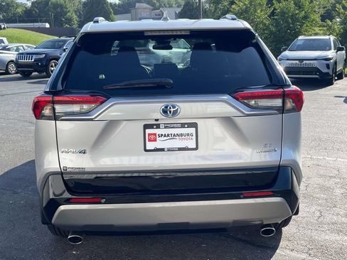 Used 2024 Toyota RAV4 SE AWD/4WD image 9