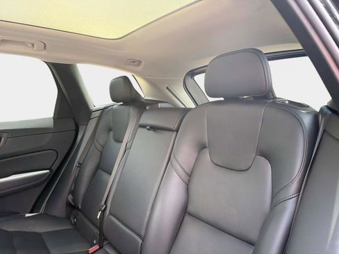 Certified 2025 Volvo XC60 B5 Core AWD/4WD image 14