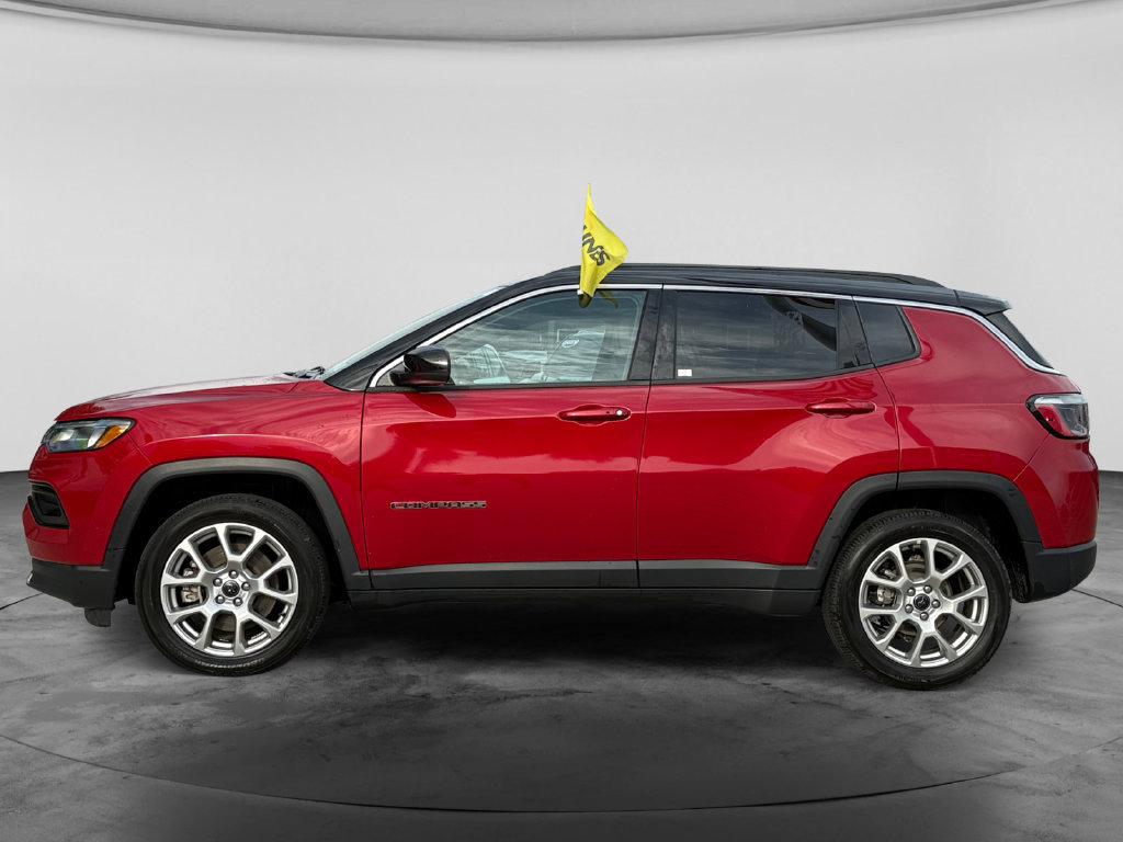 Used 2025 Jeep Compass Limited AWD/4WD image 5