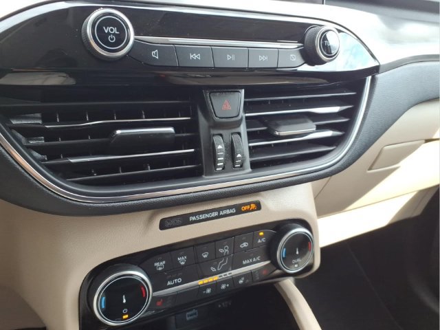 Used 2022 Ford Escape Titanium FWD image 19