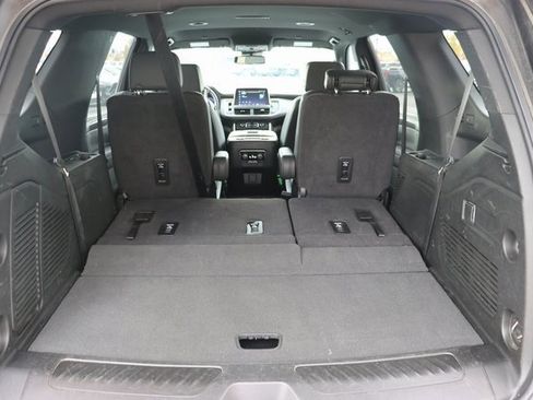 Used 2024 Chevrolet Tahoe LT image 11