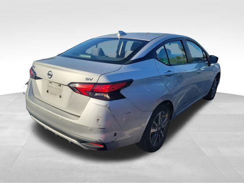 Used 2021 Nissan Versa SV FWD image 13