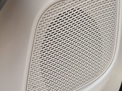 Certified 2023 Chrysler Pacifica Touring-L FWD image 15
