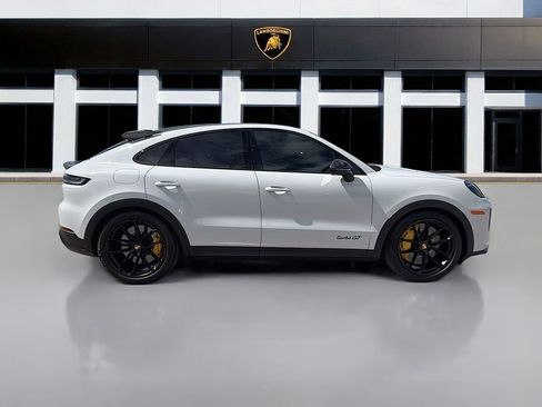 Used 2024 Porsche Cayenne Turbo GT image 6