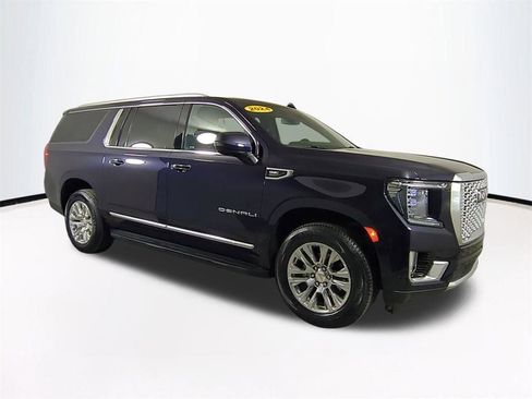 Used 2024 GMC Yukon XL Denali image 2