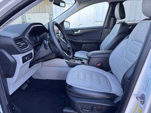 Used 2024 Ford Escape Platinum w/ Premium Technology Package image 20