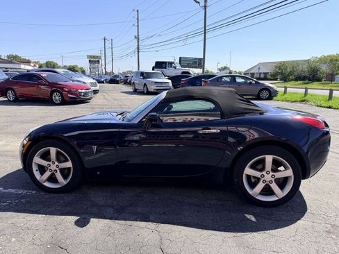 Used 2007 Pontiac Solstice Convertible w/ Preferred Package RWD image 3