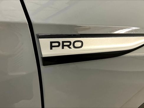 Used 2021 Volkswagen ID.4 Pro image 12