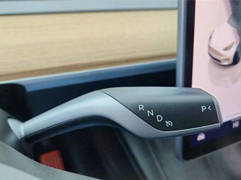 Used 2023 Tesla Model Y Performance image 42