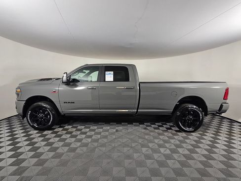 New 2026 RAM 2500 Laramie AWD/4WD image 7