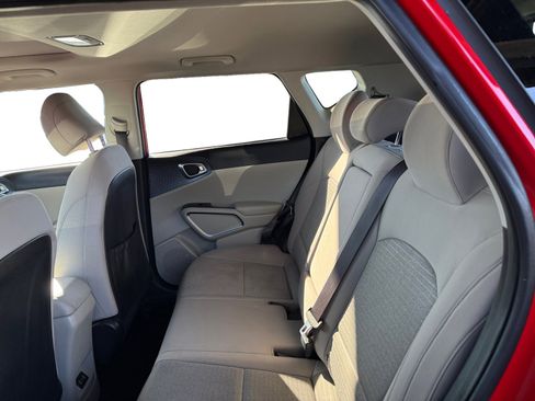 Used 2023 Kia Soul EX image 11