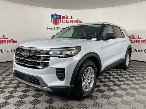 New 2026 Ford Explorer Active RWD image 7