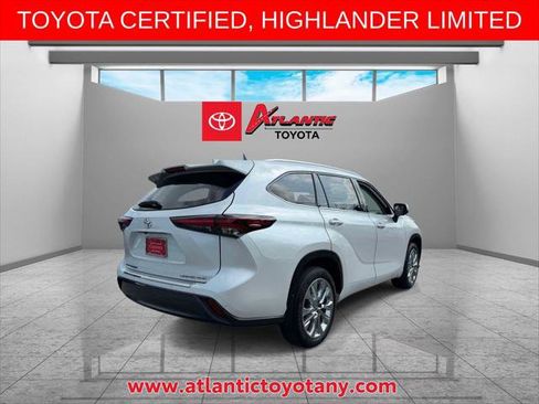 Certified 2024 Toyota Highlander Limited AWD/4WD image 6
