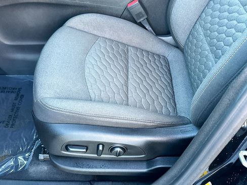 Used 2020 Chevrolet Equinox LT image 19