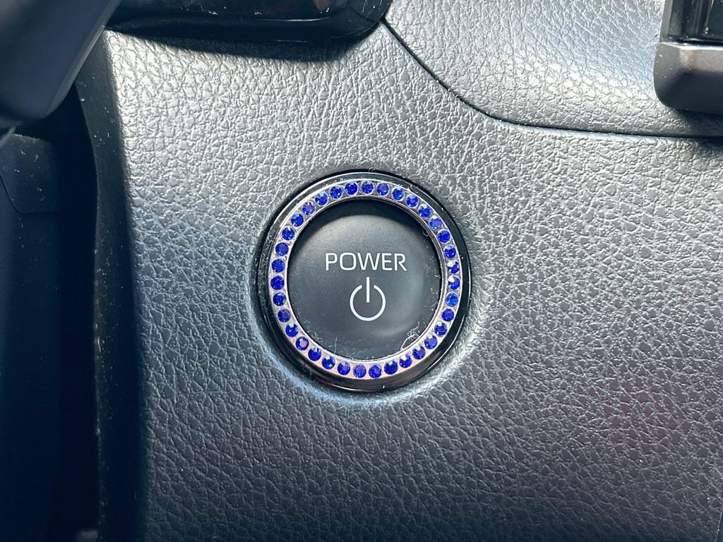 Used 2025 Toyota Camry SE w/ Convenience Package FWD image 19