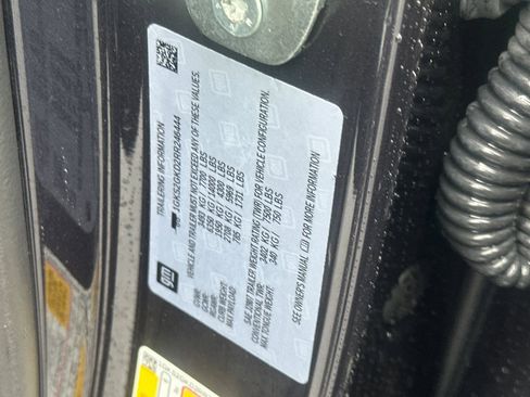 Used 2024 GMC Yukon XL SLT image 55