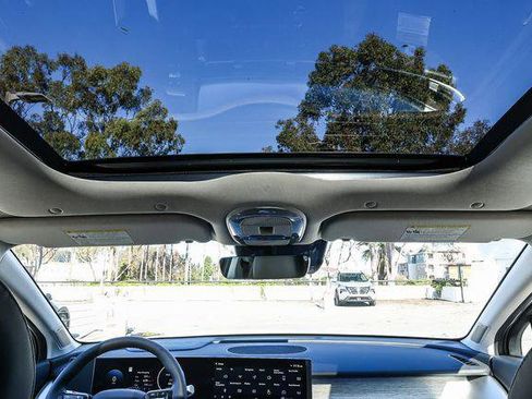 New 2026 Hyundai Ioniq 9 Limited image 17