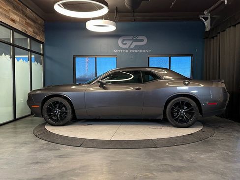 Used 2018 Dodge Challenger SXT w/ Blacktop Package RWD image 6