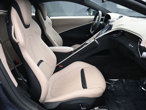 Used 2021 Ferrari Roma image 26