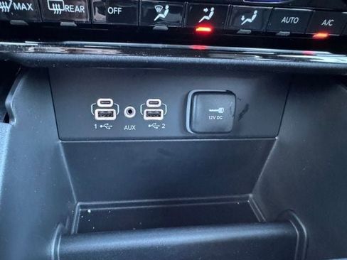 New 2025 Jeep Grand Cherokee Limited image 36