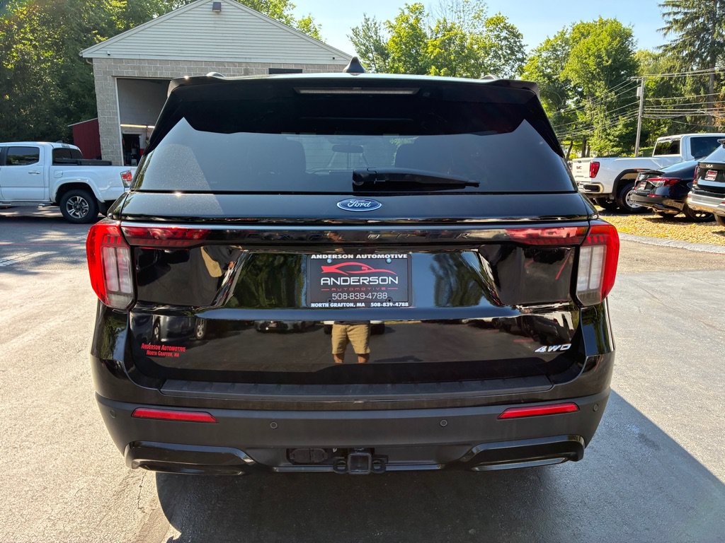 Used 2025 Ford Explorer ST-Line AWD/4WD image 9
