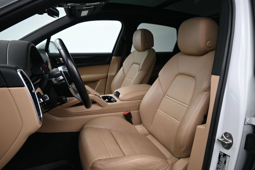 Certified 2022 Porsche Cayenne AWD/4WD image 5