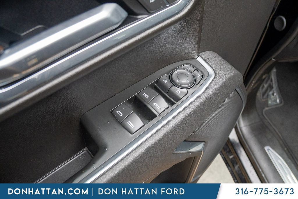 Used 2025 GMC Sierra 1500 SLT AWD/4WD image 13