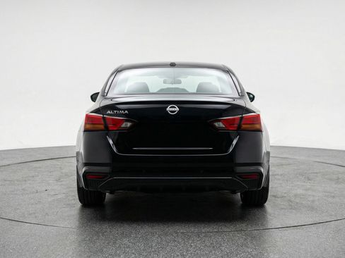 Used 2025 Nissan Altima 2.5 SV FWD image 7