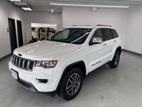 Used 2019 Jeep Grand Cherokee Limited AWD/4WD image 3