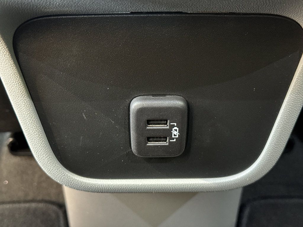 Used 2023 GMC Terrain SLE w/ Driver Convenience Package FWD image 12