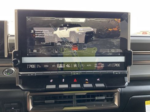 New 2025 GMC Hummer EV 2X image 24